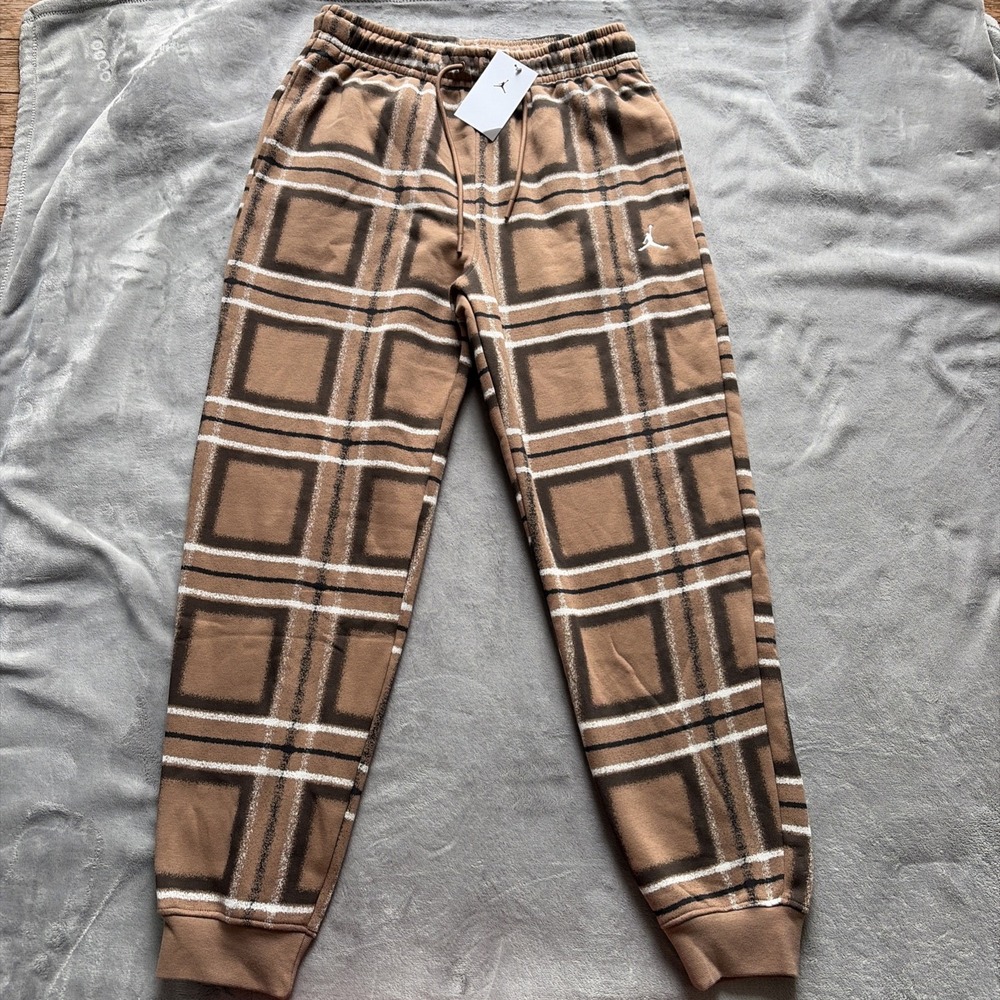 Nike Air Jordan Brown Plaid Fleece Jogger Sweatpants Men's Size M FV7462-223 NWT